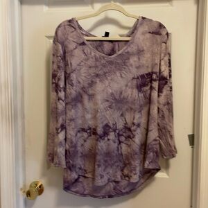 NWT Simply Vera long sleeve top; Purple print